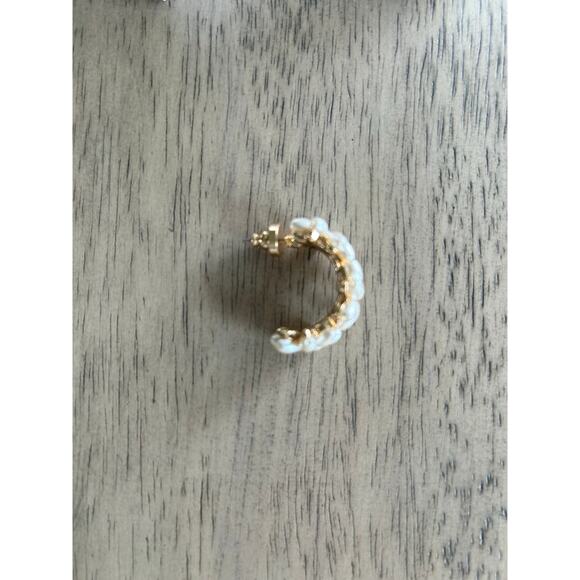 House of Harlow 1960 Pearl Daisy Post Hoop Earrings - Picture 4 of 8